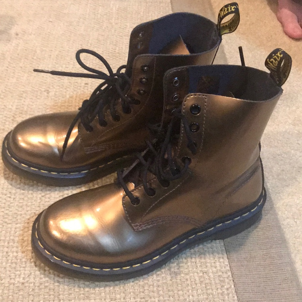 Dr Marten’s Air Waves in Patent copper/gold